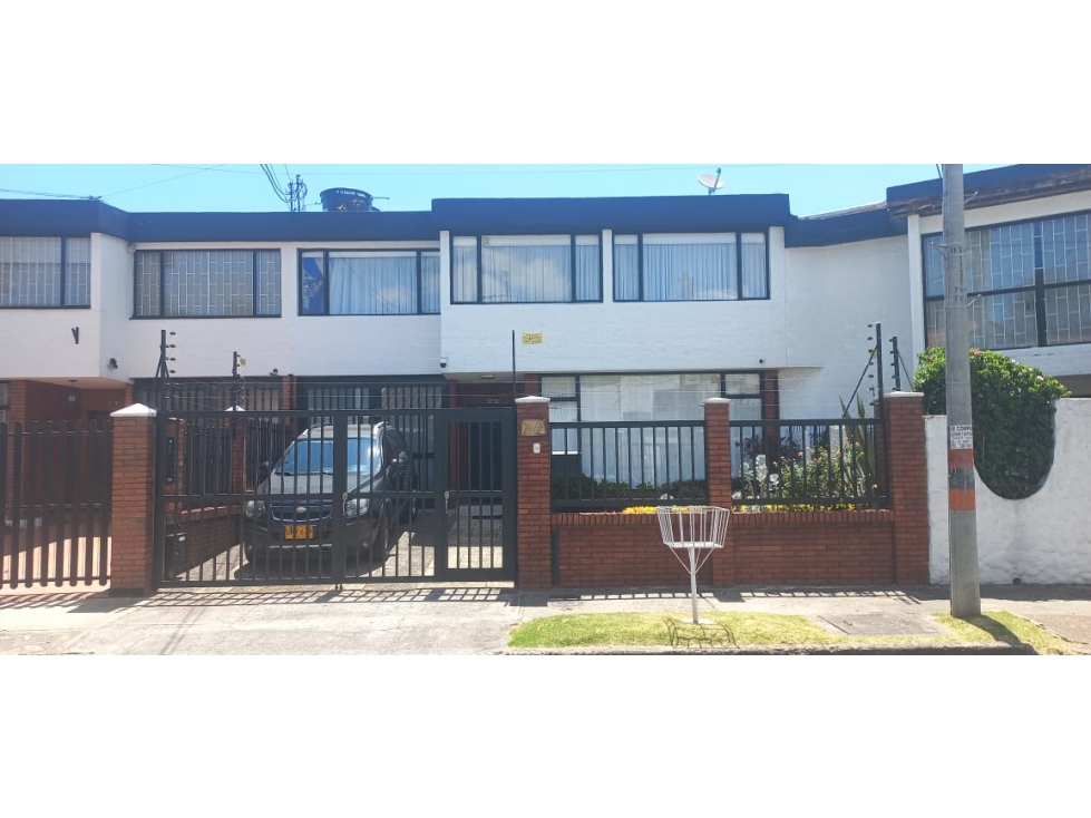 VENDO CASA EN LAS VILLAS REMODELADA Y AMPLIA — foto 2