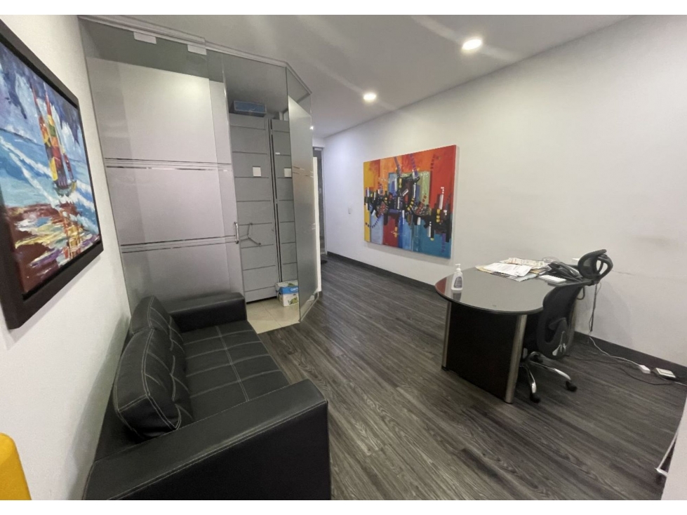 VENDO O ARRIENDO OFICINA EN CENTRO EMPRESARIAL CHICO — foto 2