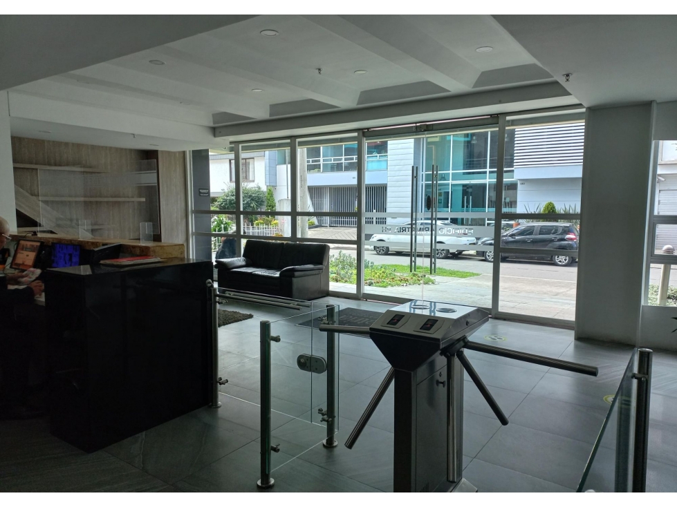 VENDO OFICINA EN CENTRO EMPRESARIAL LA CASTELLANA — foto 4