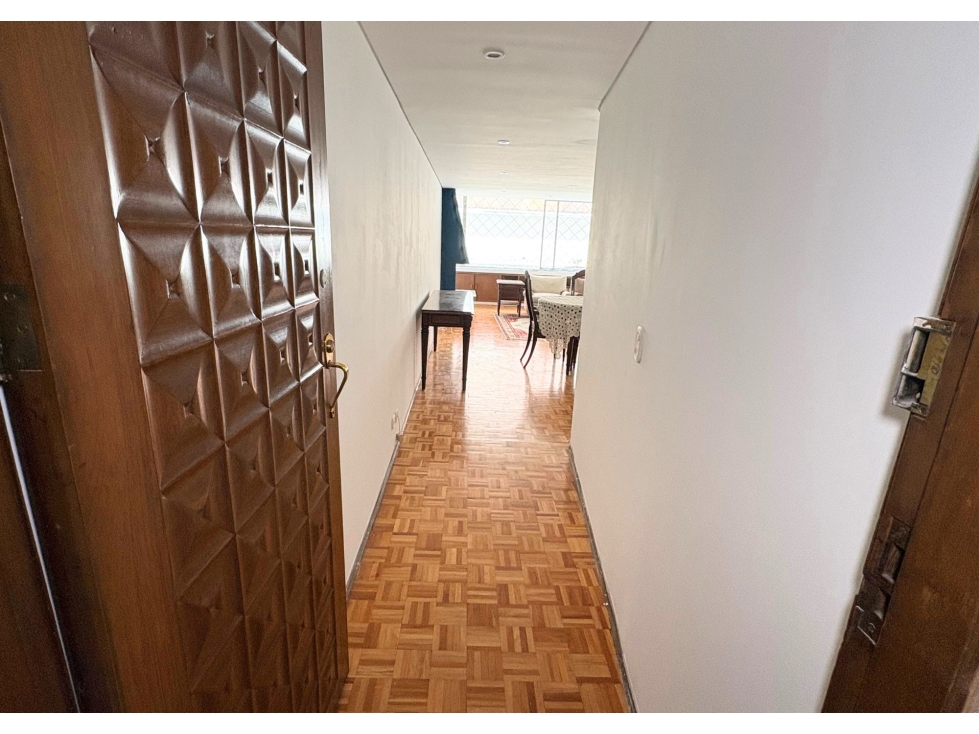 SE VENDE PARA REMODELAR APARTAMENTO INTERIOR EN CHICO — foto 3