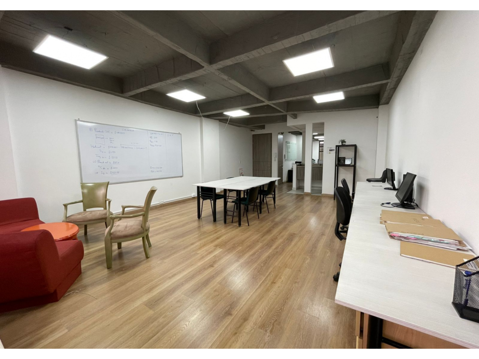 EN VENTA OFICINA 78 M² LA CASTELLANA 2 PARQUEADEROS — foto 3