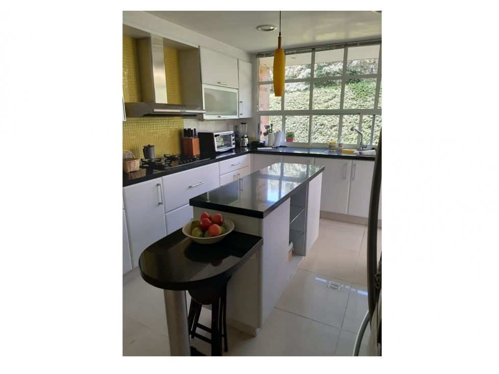 VENDO AMPLIA, ILUMINADA CASA EN CONJUNTO CERRADO VIA LA CALERA — foto 6