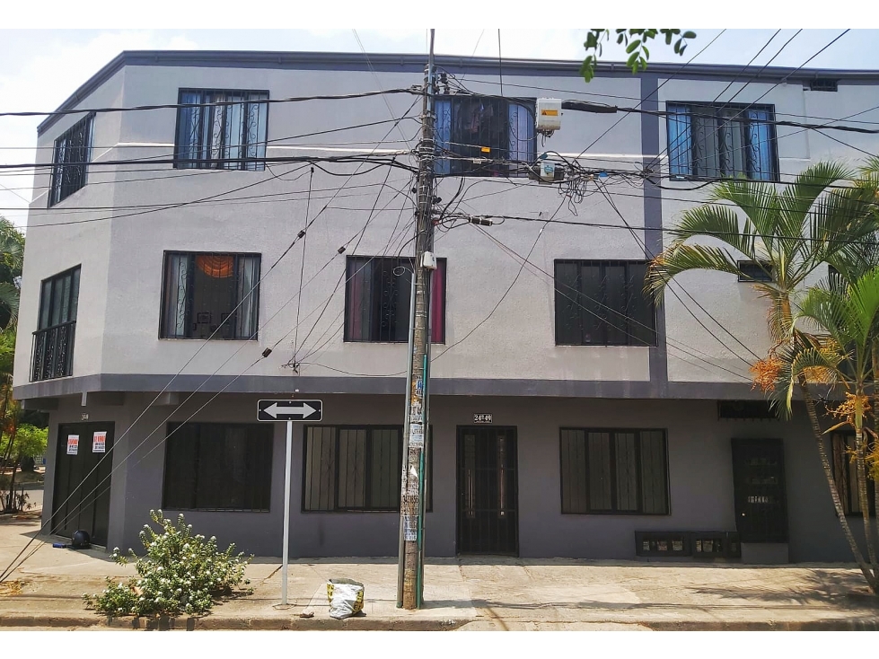 Casa Esquinera - Tres Pisos - Santa Mónica Popular - Cali — foto 2