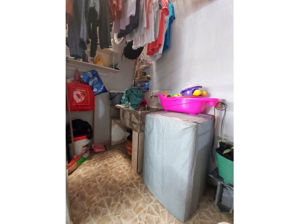Casa Esquinera - Tres Pisos - Santa Mónica Popular - Cali — foto 6