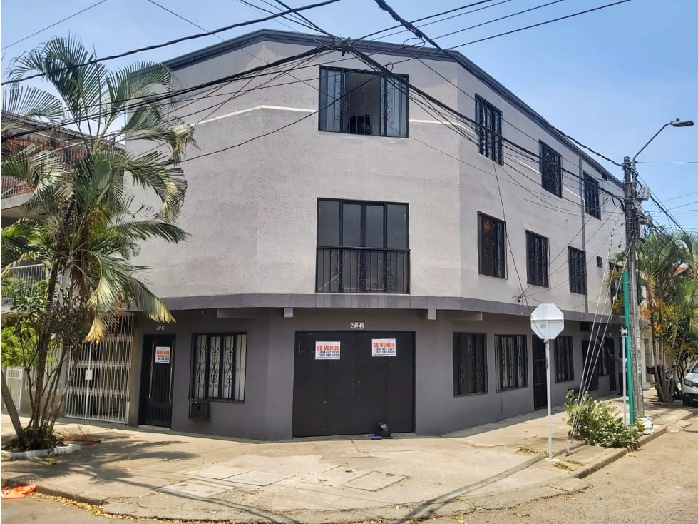 Casa Esquinera - Tres Pisos - Santa Mónica Popular - Cali