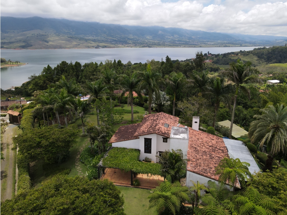 Hermosa Finca en Venta Ubicada en el Lago Calima - Cali - Colombia - 2