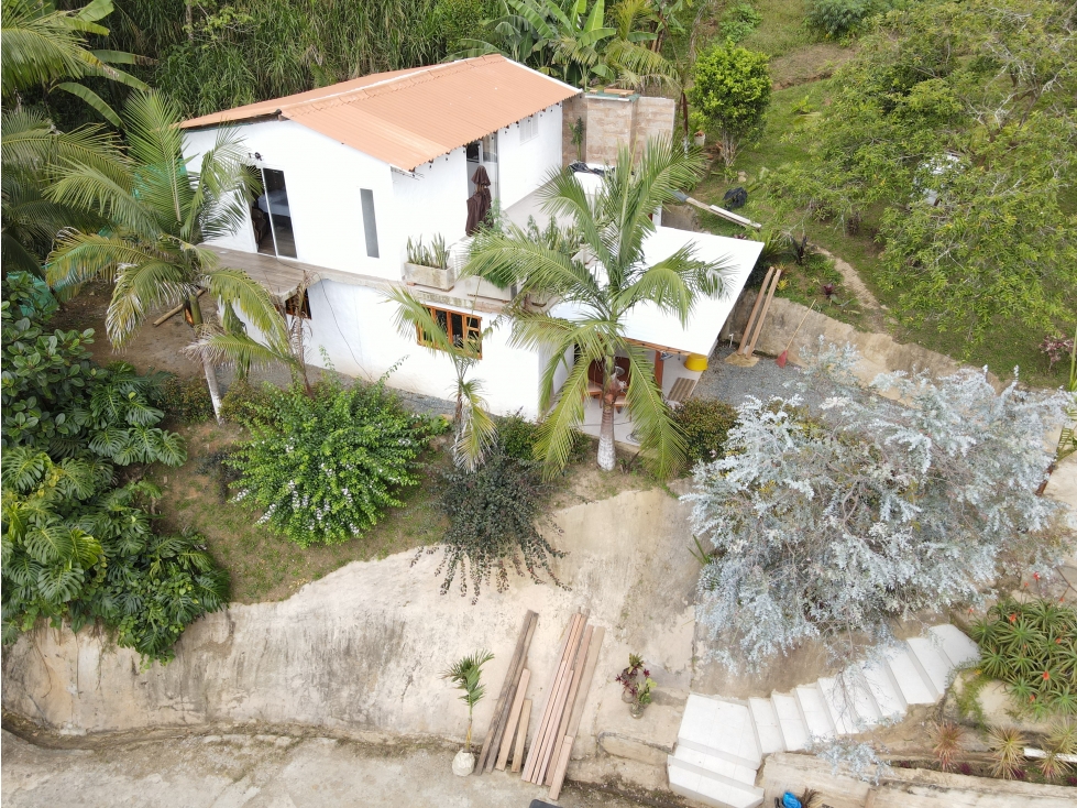 Hermosa Finca Ubicada en Felidia Valle de Cauca - 2 Casas Lote 3500m2 — foto 2
