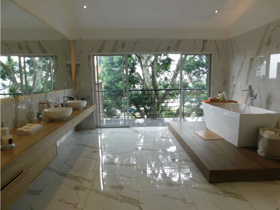 Hermosa Casa en Venta Ubicada en Santa Monica Norte de Cali - 2
