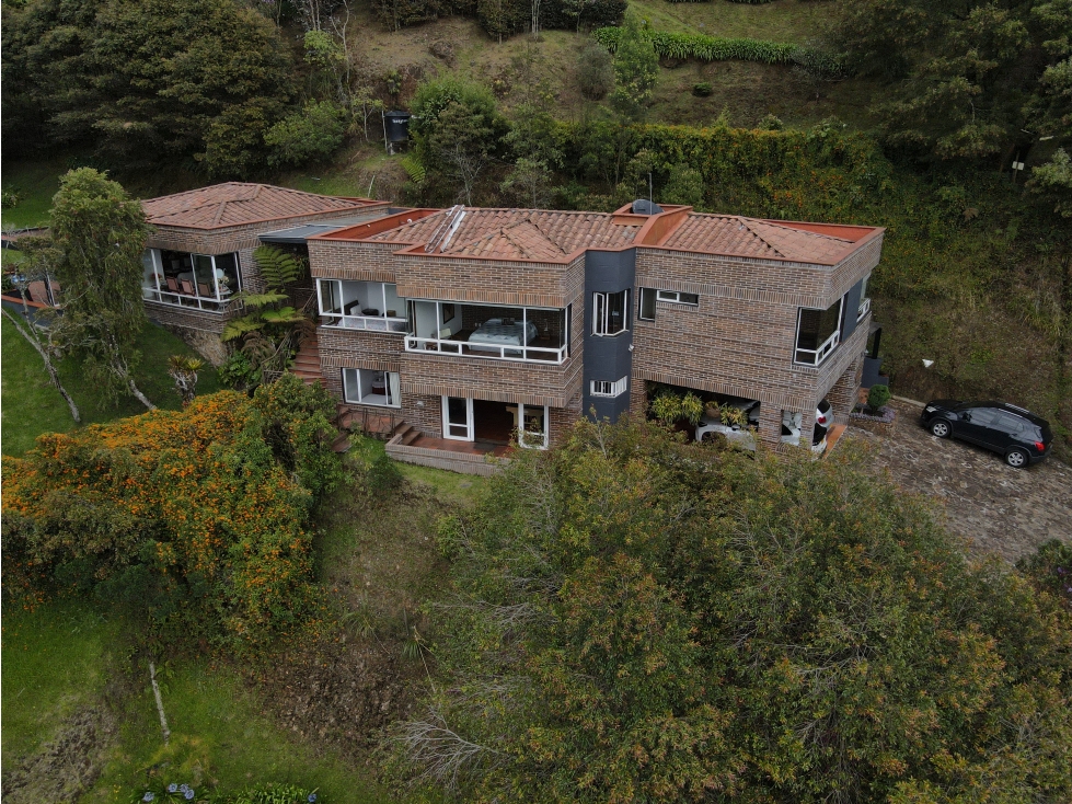 CASA EN VENTA UBICADAEN ENVIGADO ANTIOQUIA - COLOMBIA - 1