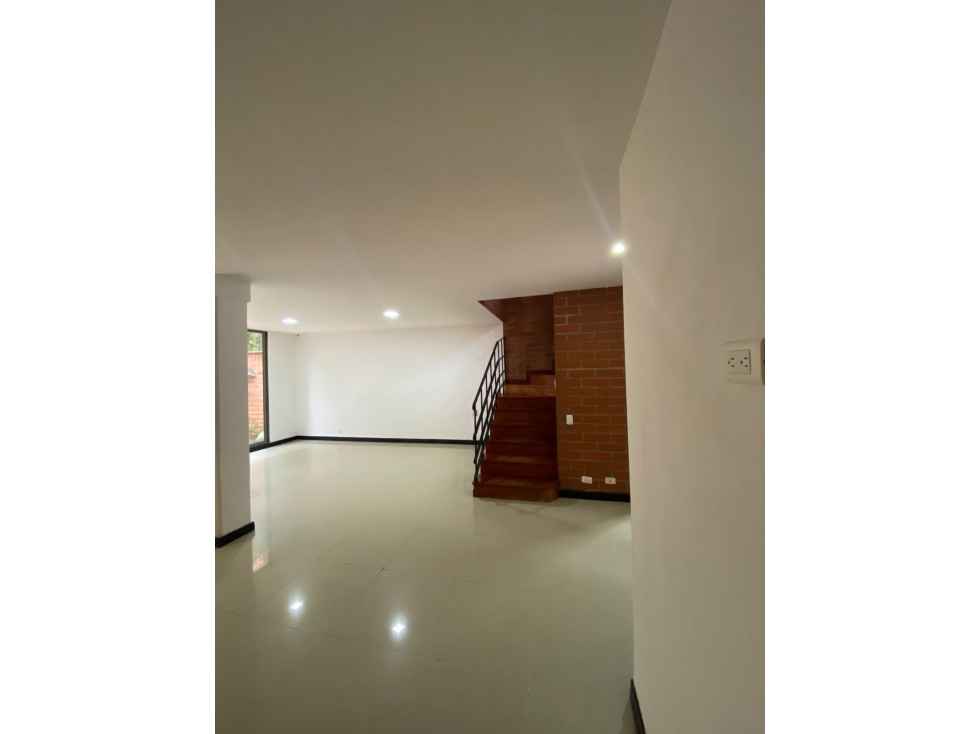 COMPRA ESTA HERMOSA CASA EN VENTA EN SURAMERICA MUY PRIVADA — foto 2