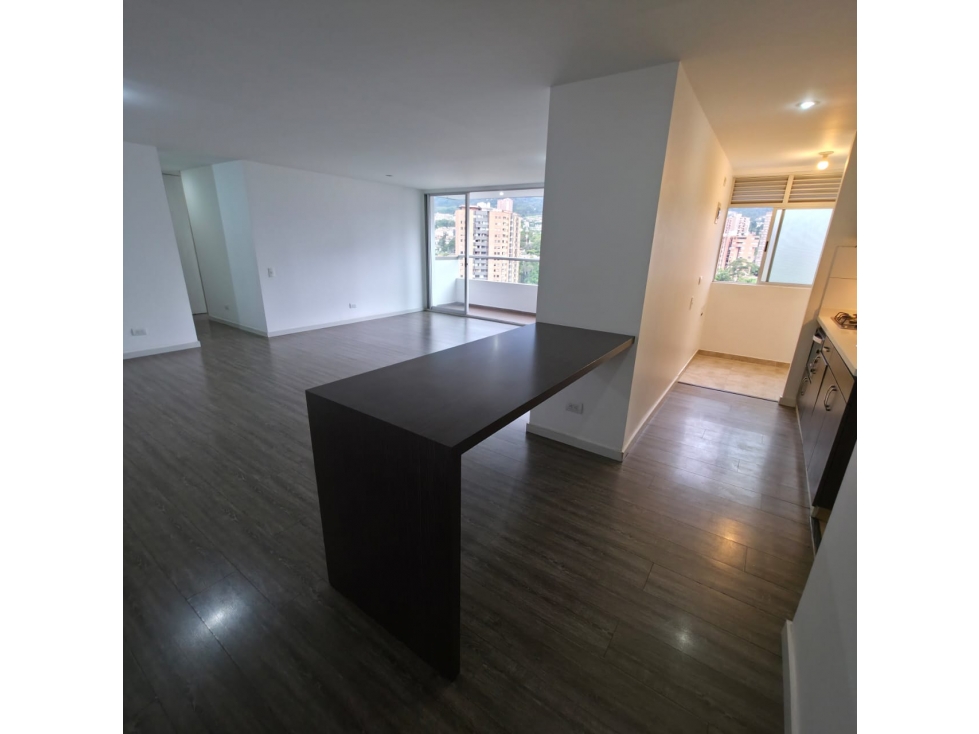 ESPACIOSO APARTAMENTO EN SURAMERICA UNIDAD COMPLETA