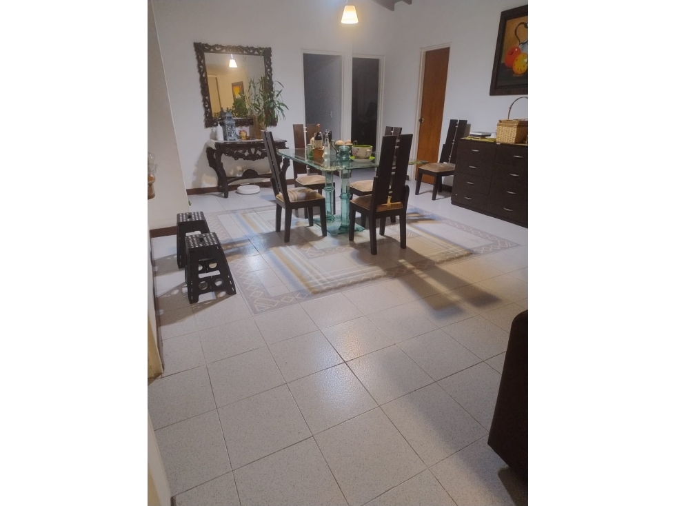 COMPRA AMPLIO APARTAMENTO EN SUPER UBICACION EN LAURELES — foto 4