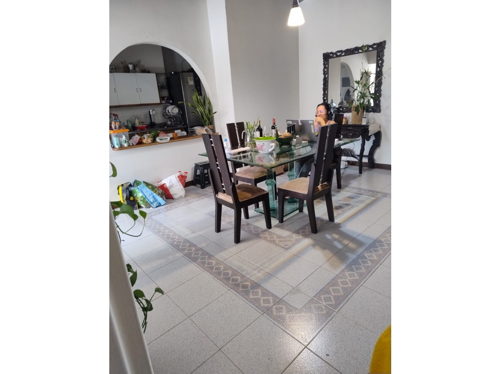 COMPRA AMPLIO APARTAMENTO EN SUPER UBICACION EN LAURELES — foto 5