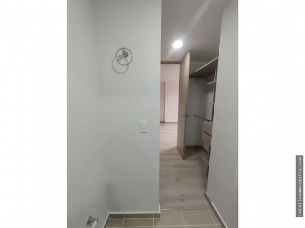 COMPRA ESTE MODERNO APARTAMENTO EN SECTOR CHINGI — foto 3