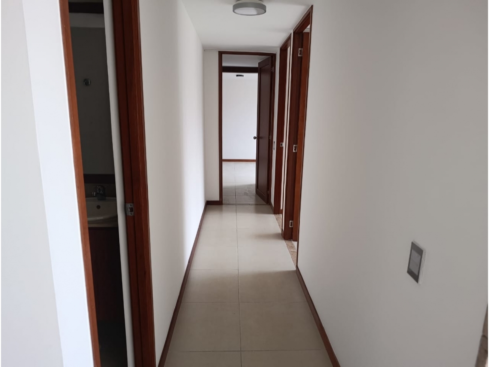 APARTAMENTO EN VENTA CASTROPOL PERFECTO PARA REMODELAR — foto 5