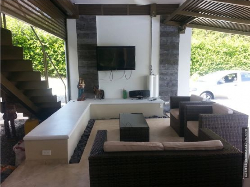 HERMOSA FINCA MODERNA EN PARCELACION EN SANTA FE DE ANTIOQUIA — foto 4