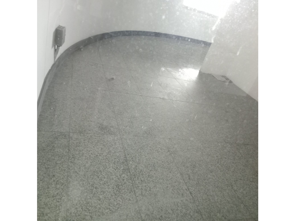 ARRIENDO OFICINA EN LA AV EL POBLADO — foto 4