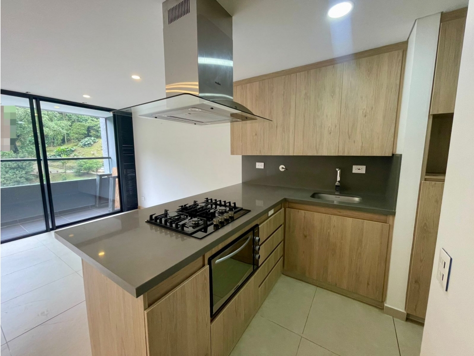 ARRIENDO APARTAESTUDIO EN POBLADO SECTOR PALMAS - COUNTRY CLUB — foto 2