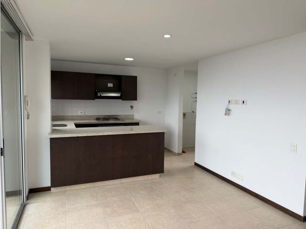 ARRIENDO APARTAMENTO EN EL POBLADO SECTOR PALMAS — foto 3