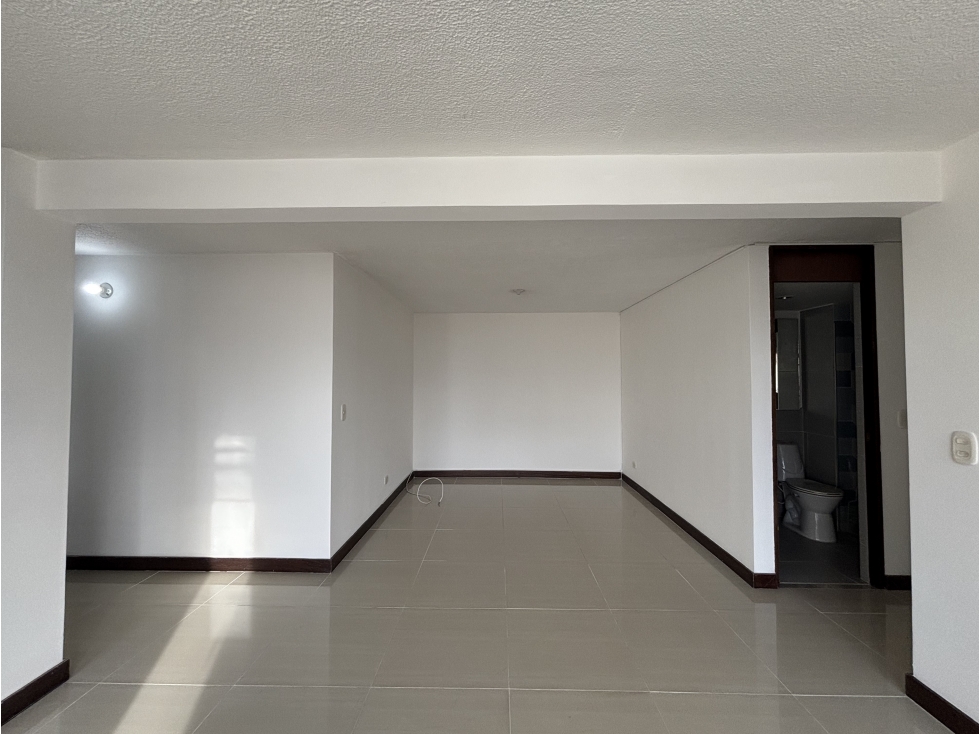 ALQUILER APARTAMENTO EN EL POBLADO SECTOR LOMA DE SAN JULIÁN