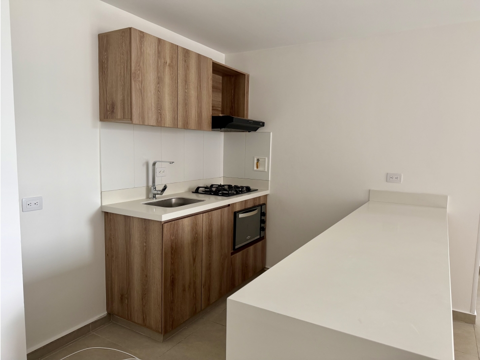 VENDO APARTAMENTO EN EL POBLADO SECTOR CIUDAD DEL RÍO — foto 3