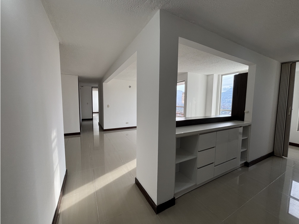 ALQUILER APARTAMENTO EN EL POBLADO SECTOR LOMA DE SAN JULIÁN — foto 4