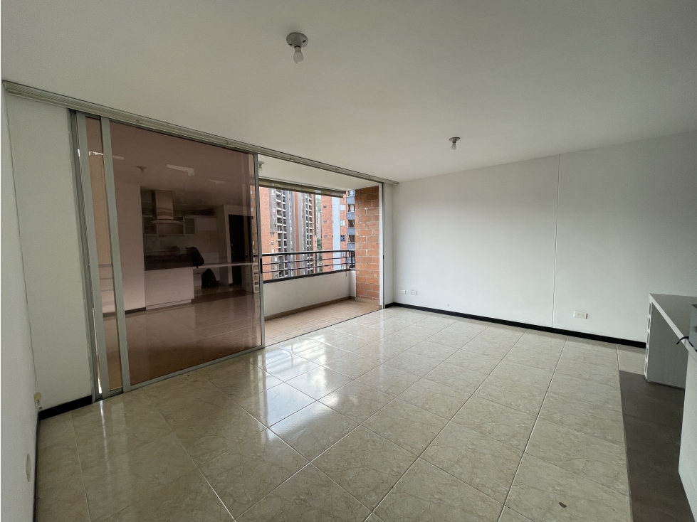 ALQUILER APARTAMENTO EN MEDELLÍN SECTOR LOMA DE LOS BERNAL — foto 2