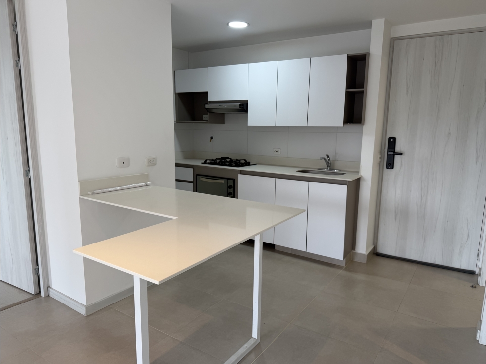 VENDO APARTAMENTO EN EL POBLADO SECTOR CASTROPOL — foto 2