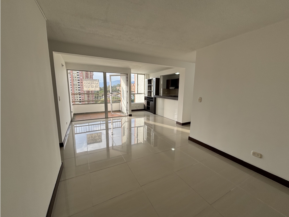 ALQUILER APARTAMENTO EN EL POBLADO SECTOR LOMA DE SAN JULIÁN — foto 2