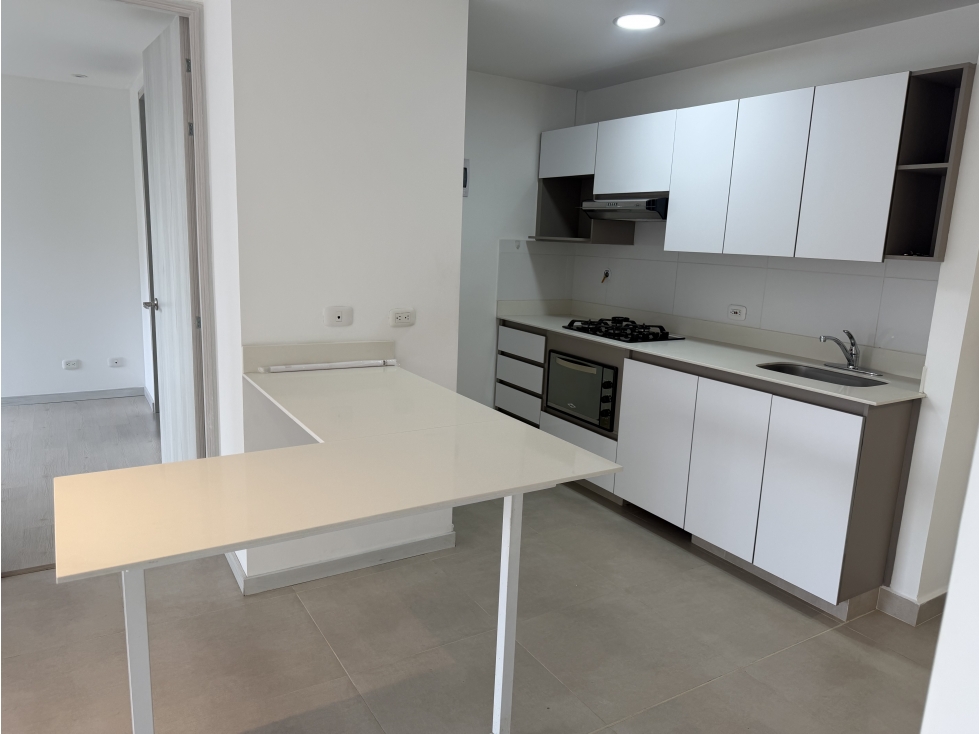 VENDO APARTAMENTO EN EL POBLADO SECTOR CASTROPOL — foto 3