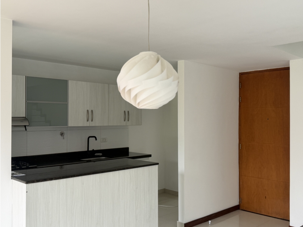EN ARRIENDO APARTAMENTO LOMA DEL ENCIERRO CASTROPOL EN EL POBLADO