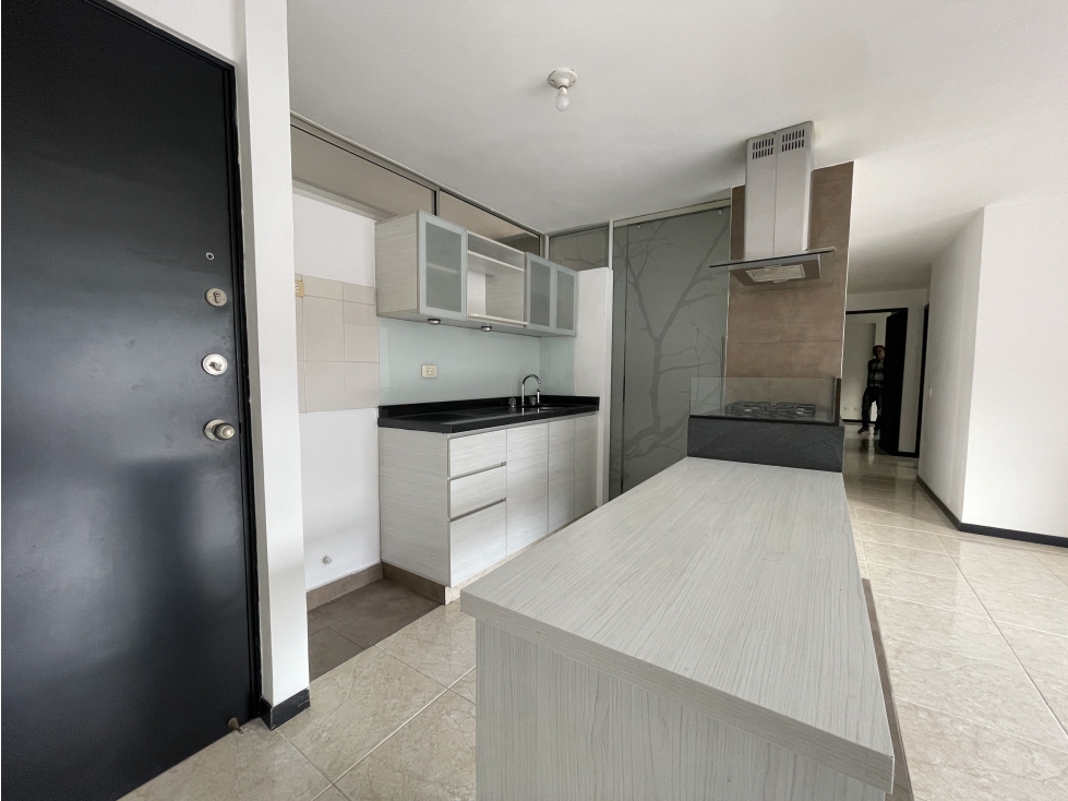 ALQUILER APARTAMENTO EN MEDELLÍN SECTOR LOMA DE LOS BERNAL — foto 6