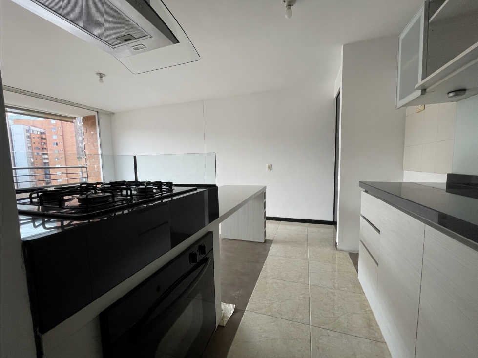 ALQUILER APARTAMENTO EN MEDELLÍN SECTOR LOMA DE LOS BERNAL — foto 5