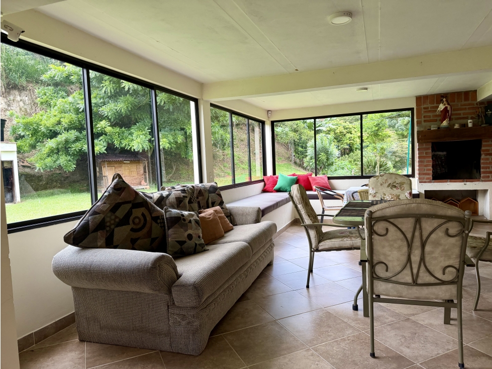 EN VENTA FINCA AMOBLADA EN GIRARDOTA