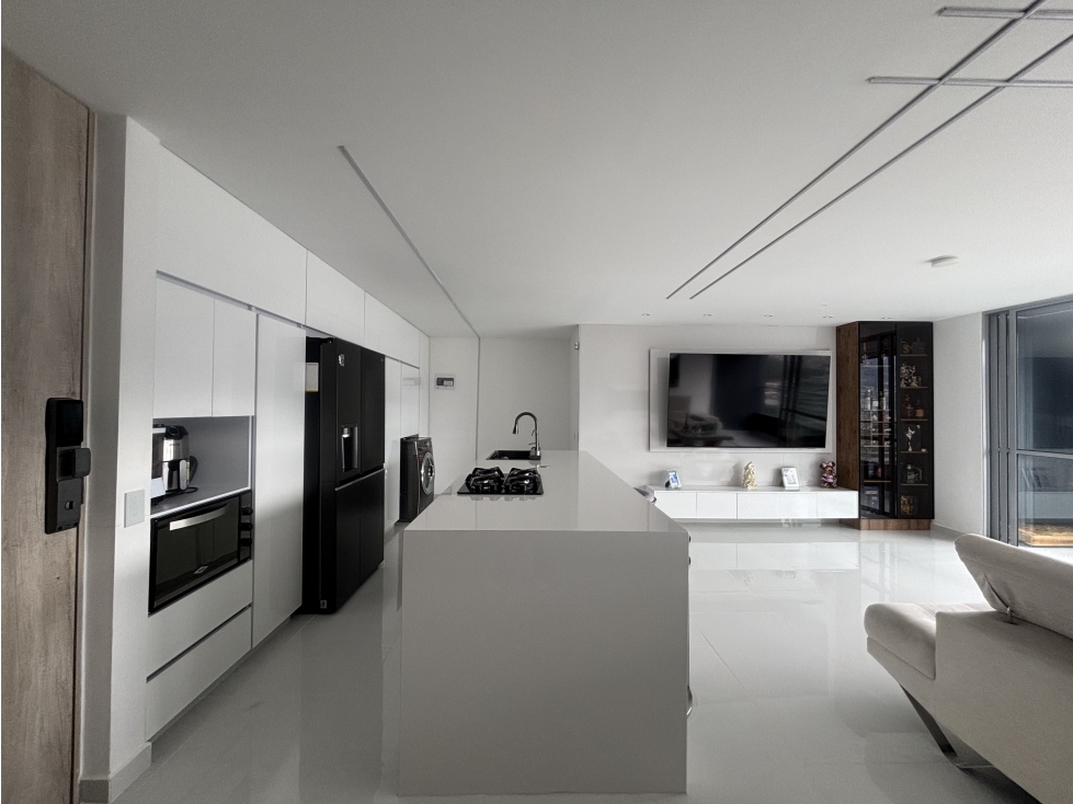EN VENTA APARTAMENTO AMOBLADO EN EL POBLADO SECTOR CIUDAD DEL RIO — foto 2