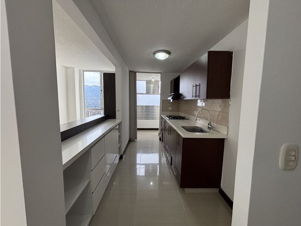 ALQUILER APARTAMENTO EN EL POBLADO SECTOR LOMA DE SAN JULIÁN — foto 5