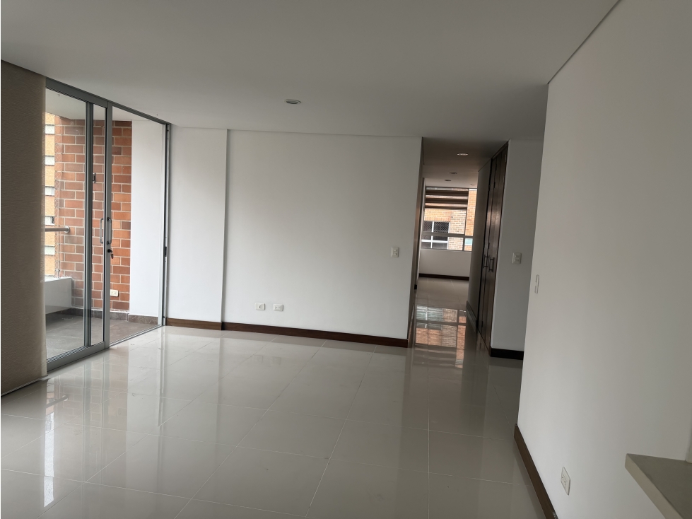ARRIENDO APARTAMENTO EN EL POBLADO SECTOR SANTA MARÍA DE LOS ÁNGELES — foto 2