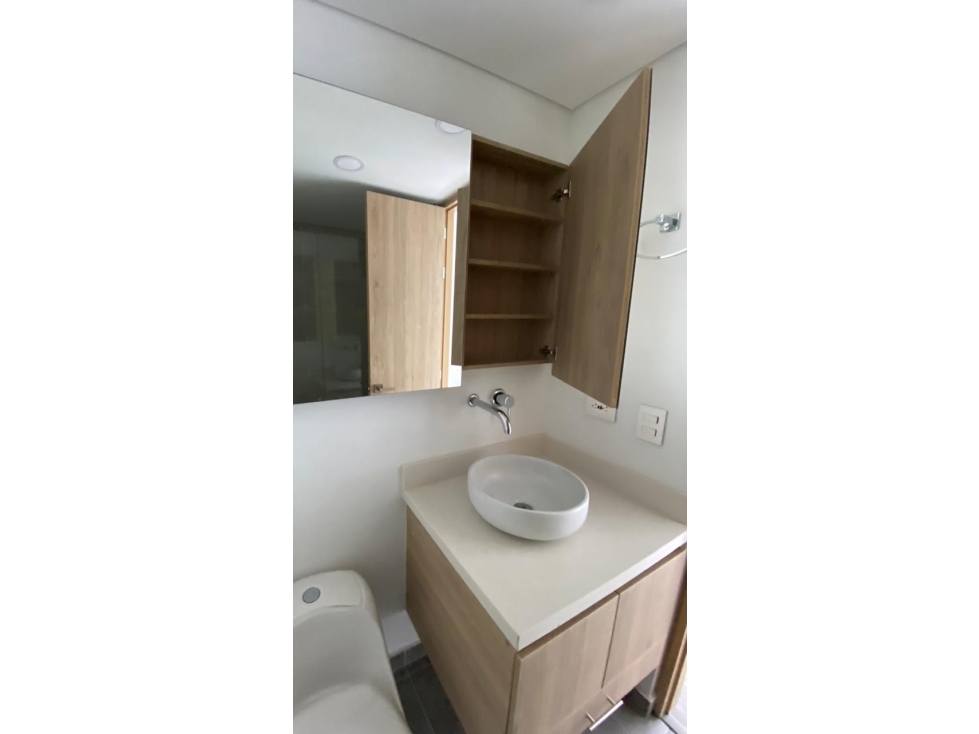 ARRIENDO APARTAESTUDIO EN POBLADO SECTOR PALMAS - COUNTRY CLUB — foto 6