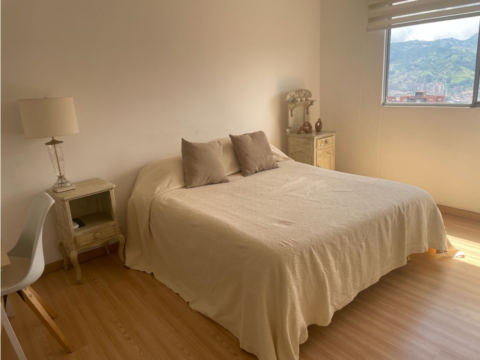 ARRIENDO APARTAMENTO AMOBLADO EN POBLADO - LOMA DE LOS GONZALEZ — foto 2