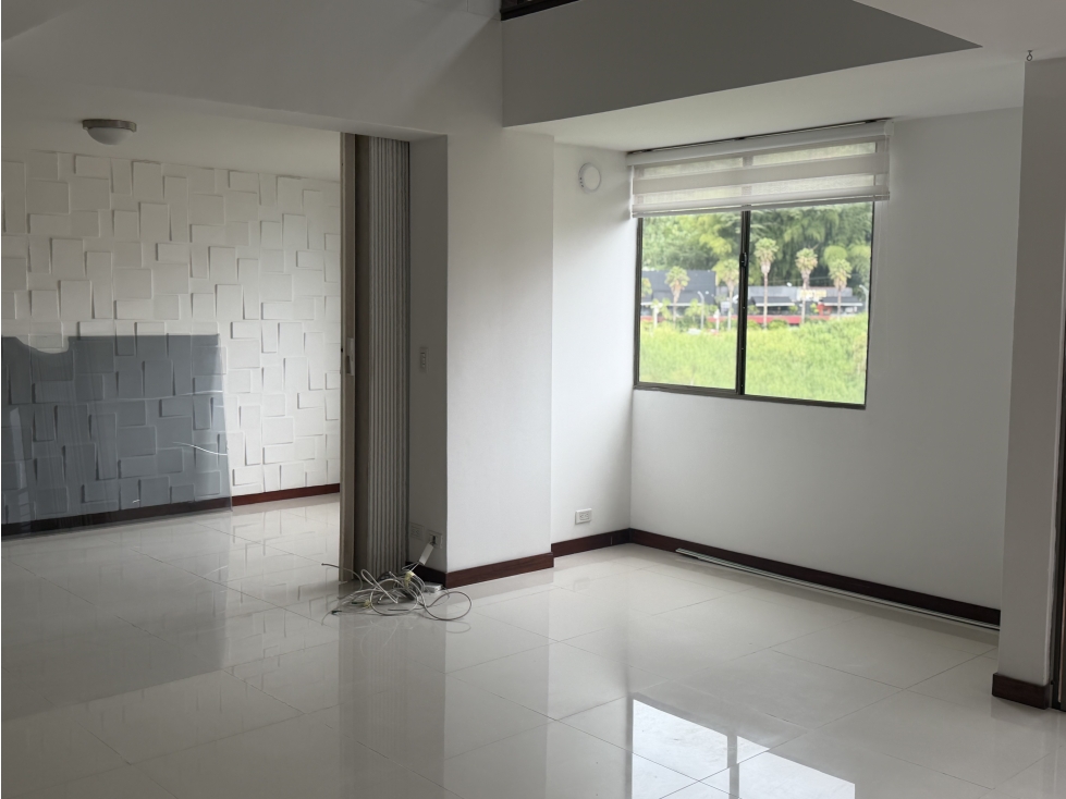 EN ARRIENDO APARTAMENTO LOMA DEL ENCIERRO CASTROPOL EN EL POBLADO — foto 5