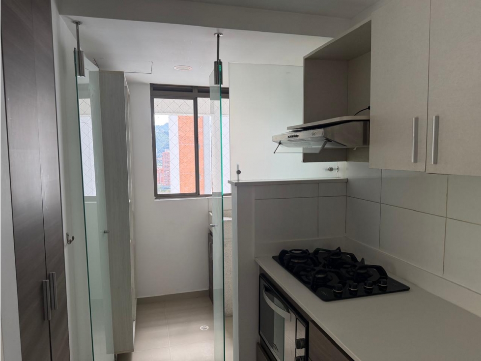RENTA APARTAMENTO EN EL POBLADO SECTOR CASTROPOL — foto 4