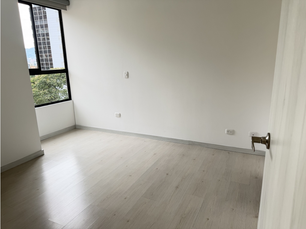 VENDO APARTAMENTO EN EL POBLADO SECTOR CASTROPOL — foto 6