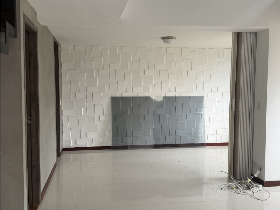 EN ARRIENDO APARTAMENTO LOMA DEL ENCIERRO CASTROPOL EN EL POBLADO — foto 6