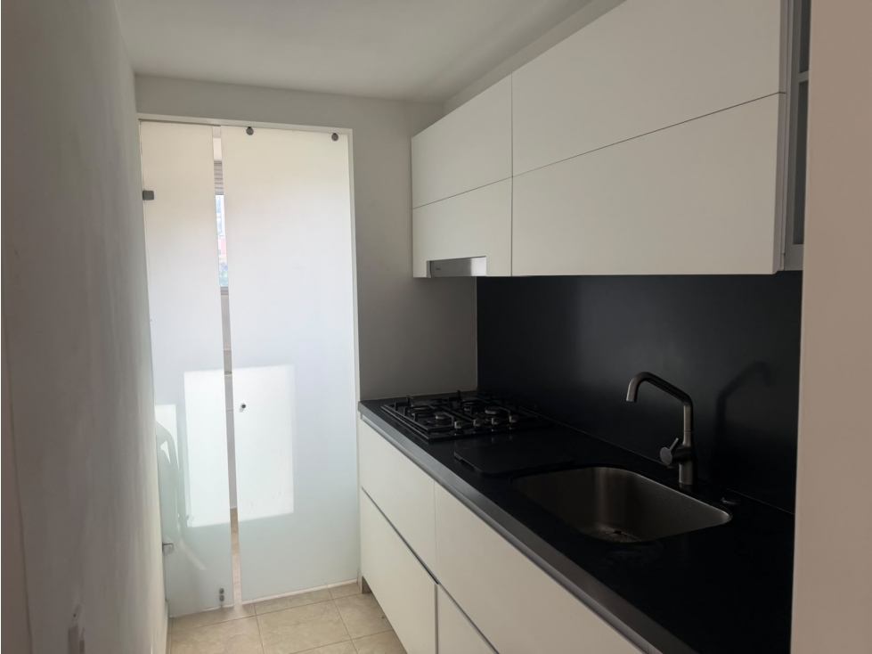 EN ARRIENDO APARTAMENTO EN EL POBLADO MEDELLÍN COLOMBIA — foto 4