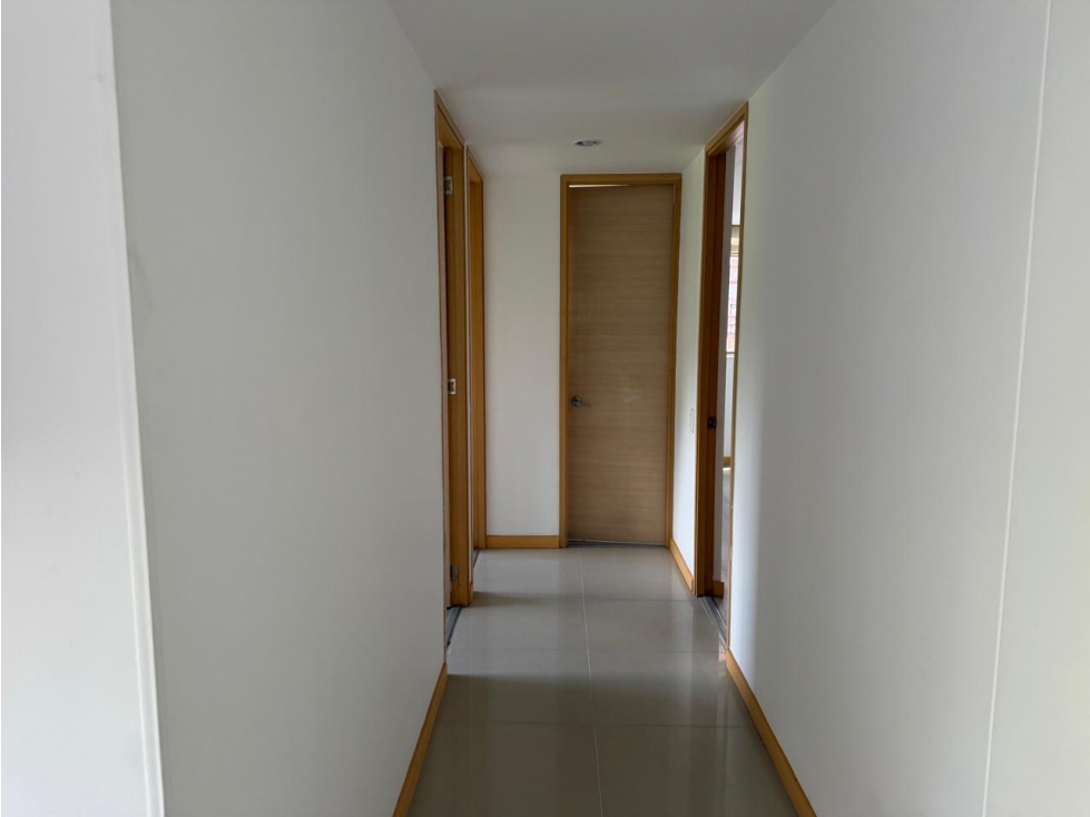 RENTA APARTAMENTO EN EL POBLADO SECTOR CASTROPOL — foto 6