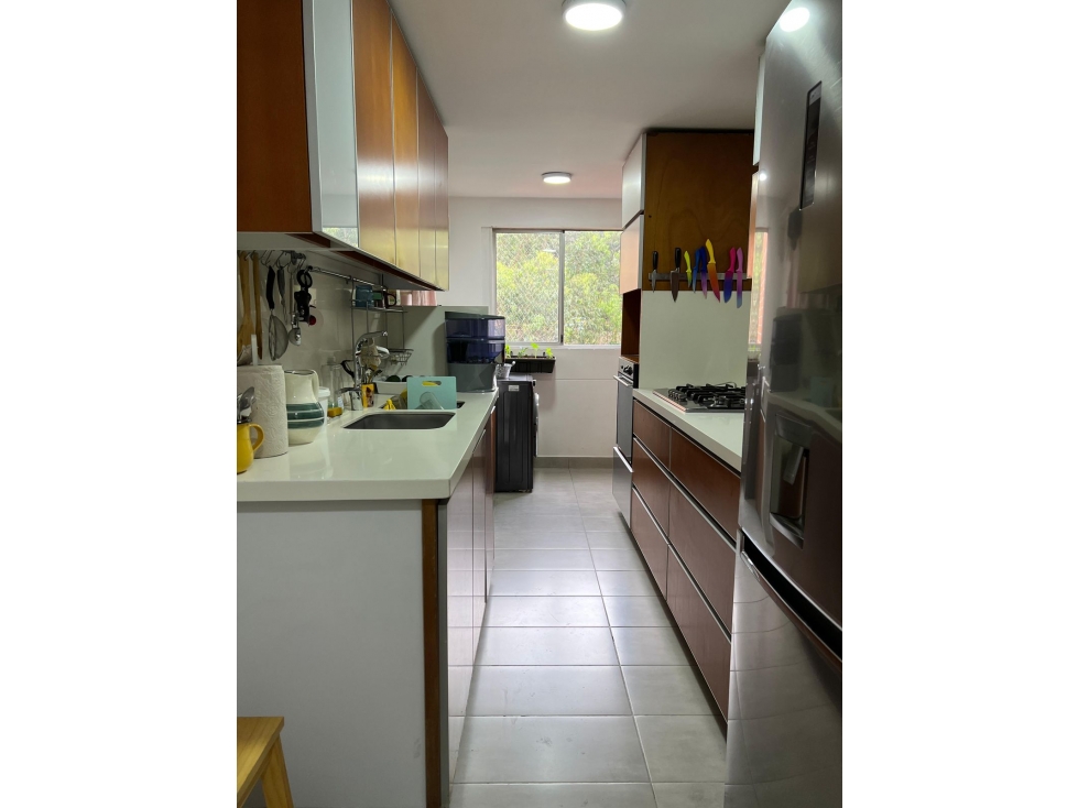 EN ARRIENDO APARTAMENTO SECTOR CASTROPOL EN EL POBLADO — foto 2