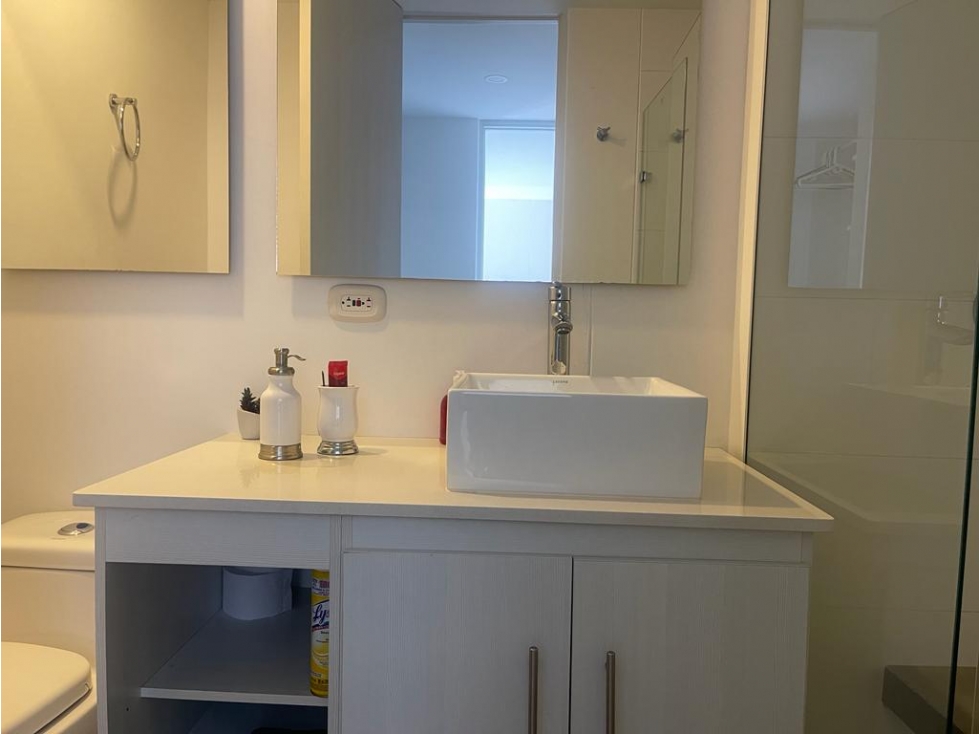 EN ARRIENDO APARTAMENTO AMOBLADO EN EL POBLADO MEDELLÍN COLOMBIA — foto 4