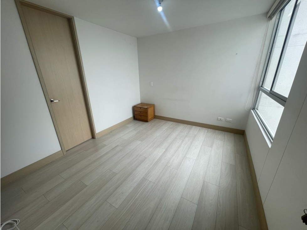 ARRIENDO APARTAMENTO EN EL POBLADO SECTOR LOMA DEL INDIO — foto 4
