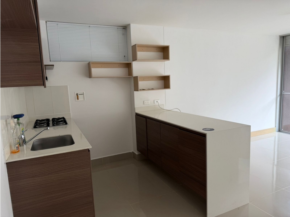 ARRIENDO APARTAMENTO EN EL POBLADO SECTOR LOMA DEL INDIO — foto 5