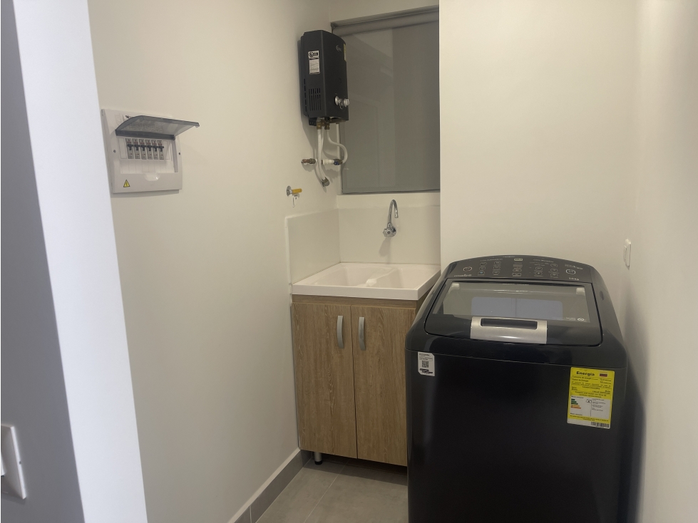 ARRIENDO APARTAMENTO POBLADO SECTOR CUIDAD DEL RIO — foto 2